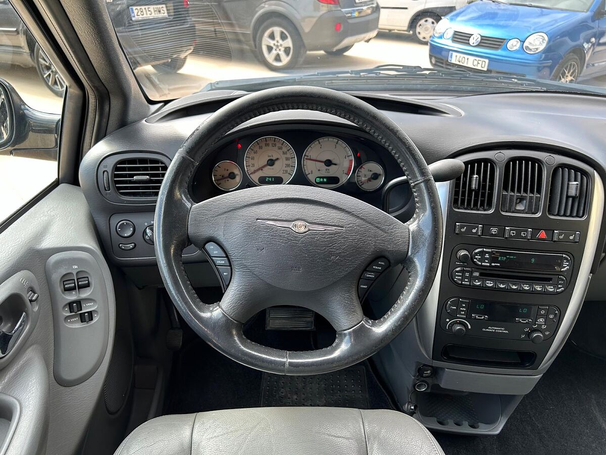 CHRYSLER VOYAGER LX 2.8 CRDI AUTO SPANISH LHD IN SPAIN 150000 MILES 7 SEAT 2007